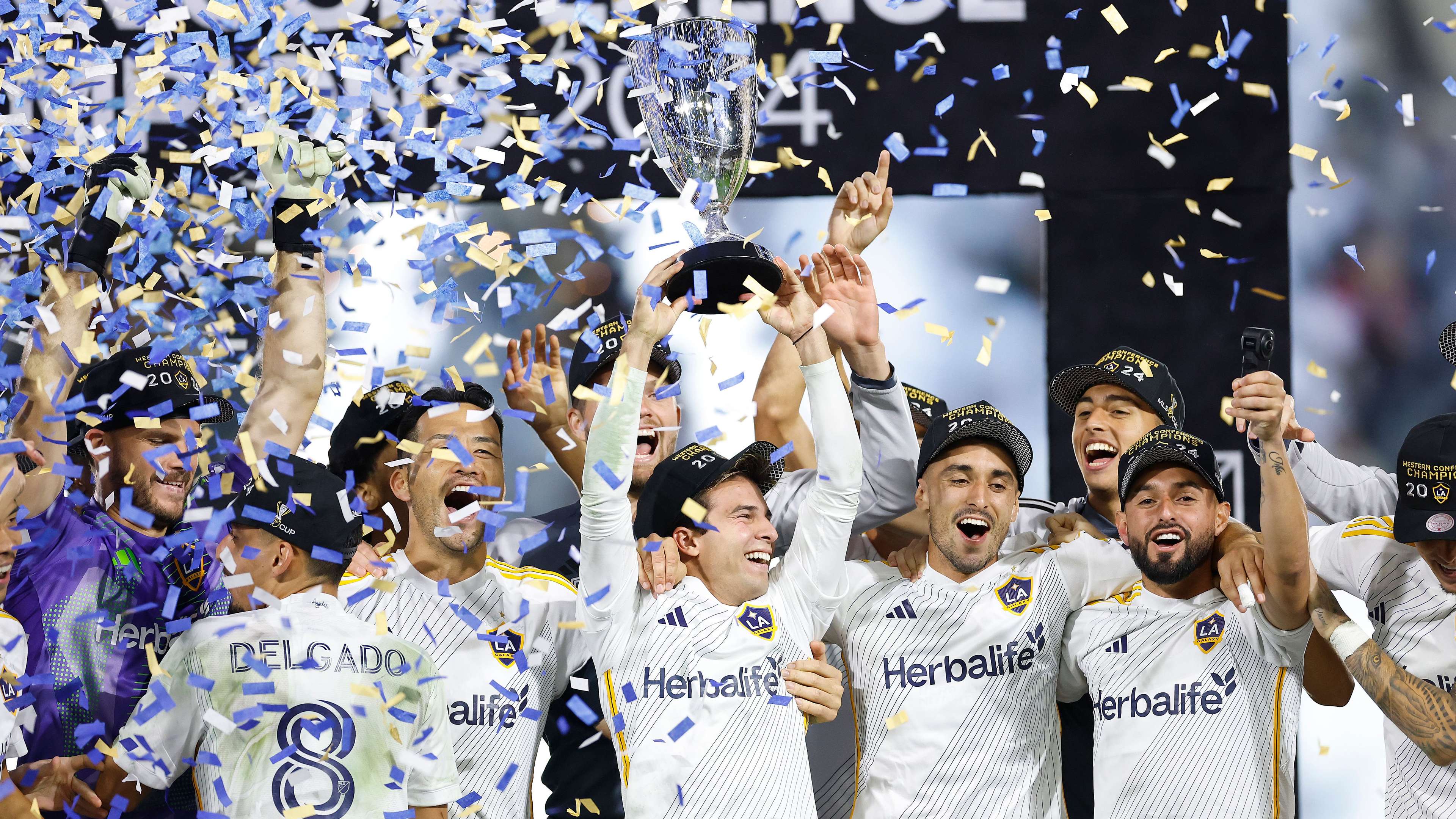 的年轻足球 的年轻足球